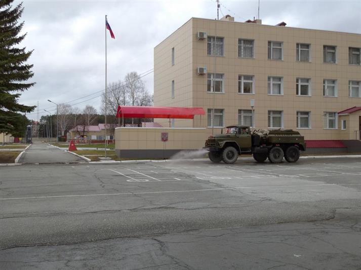 Военнослужащие лесновского полка Уральского округа Росгвардии оказывают помощь городу в санитарной обработке территории ЗАТО