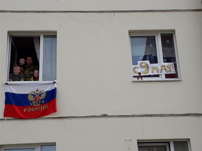 В Уральском округе Росгвардии присоединились ко всероссийской акции «Окна Победы»