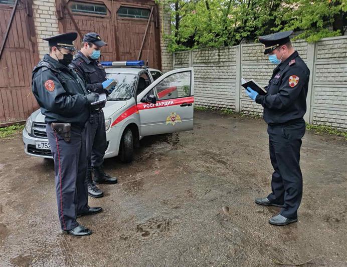 Супруги из Владимирской области поблагодарили росгвардейцев, которые разыскали их потерявшегося сына