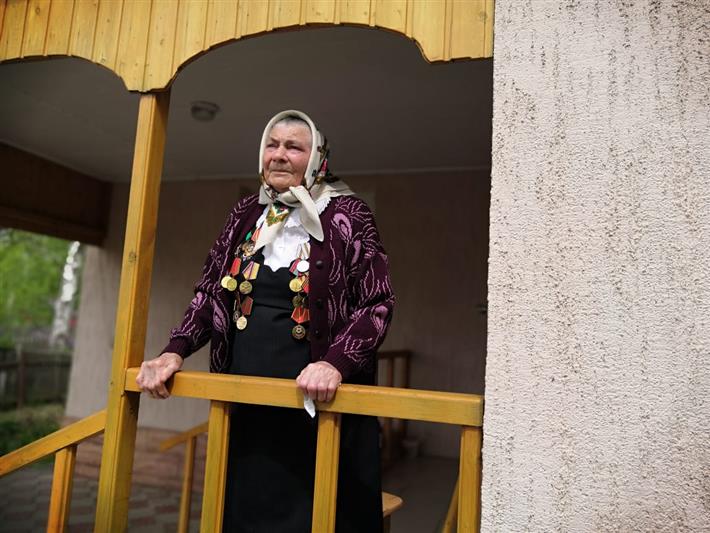 Саратовские росгвардейцы прошли парадом у дома легендарной регулировщицы Победы Марии Лиманской