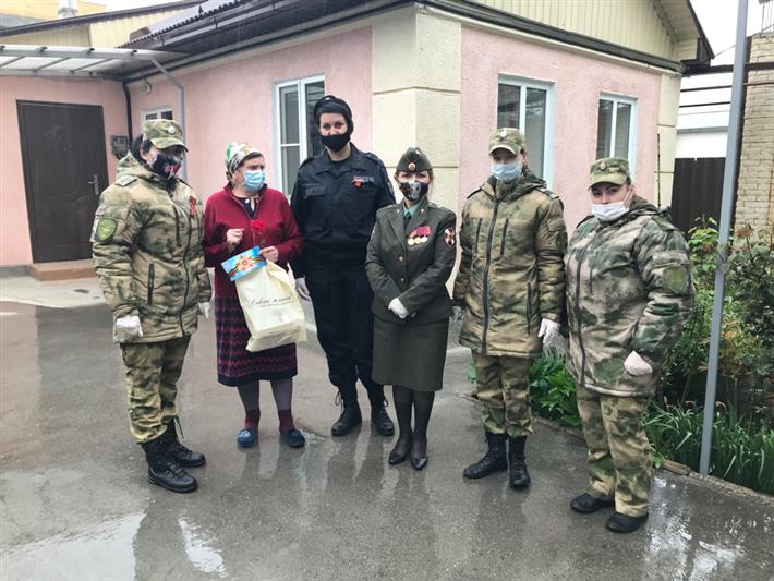 На Ставрополье Росгвардия поздравила ветеранов Великой Отечественной войны 