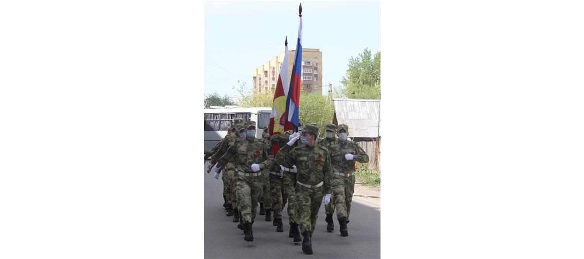 Патриотическая акция Росгвардии «Парад у дома ветеранов» проходит в Тюмени 