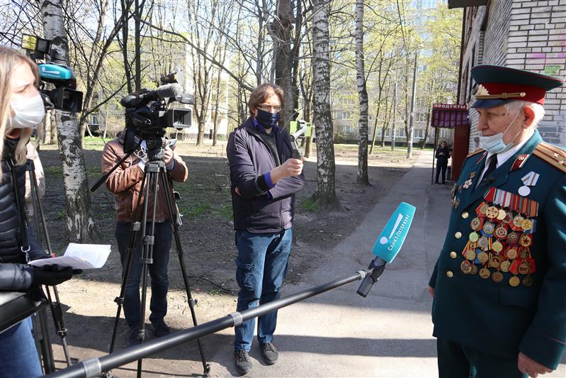 В Северо-Западном округе Росгвардии проходит патриотическая акция «Парад у дома ветерана»