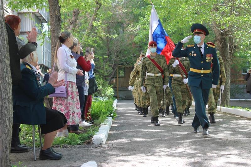 На Южном Урале Росгвардия поздравила ветеранов Великой Отечественной войны с Днем Победы