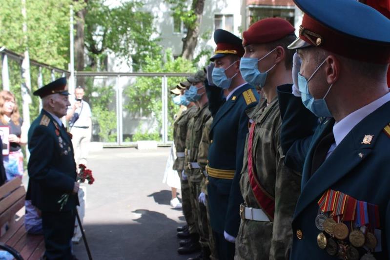На Южном Урале Росгвардия поздравила ветеранов Великой Отечественной войны с Днем Победы