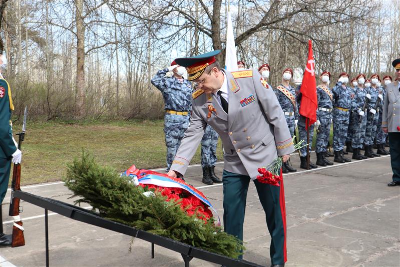 ДЕЛЕГАЦИЯ СЕВЕРО-ЗАПАДНОГО ОКРУГА РОСГВАРДИИ ПРИНЯЛА УЧАСТИЕ В ТОРЖЕСТВЕННО-ТРАУРНОЙ ЦЕРЕМОНИИ В ДЕНЬ ПОБЕДЫ В САНКТ-ПЕТЕРБУРГЕ