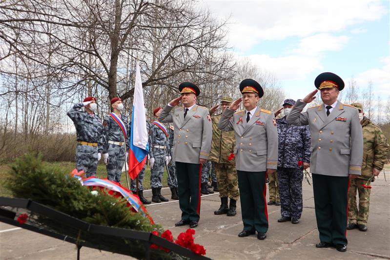 ДЕЛЕГАЦИЯ СЕВЕРО-ЗАПАДНОГО ОКРУГА РОСГВАРДИИ ПРИНЯЛА УЧАСТИЕ В ТОРЖЕСТВЕННО-ТРАУРНОЙ ЦЕРЕМОНИИ В ДЕНЬ ПОБЕДЫ В САНКТ-ПЕТЕРБУРГЕ