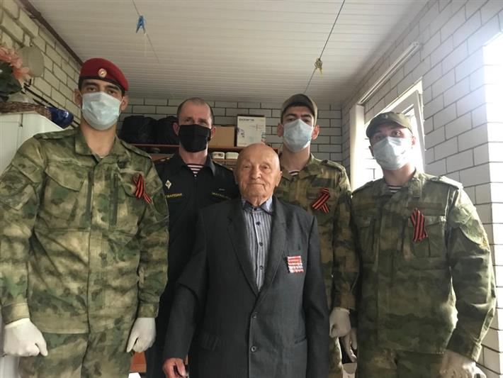 На Ставрополье Росгвардия поздравила ветеранов Великой Отечественной войны 