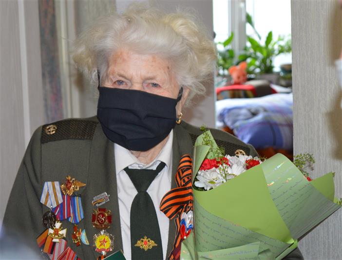 Патриотическая акция Росгвардии «Парад у дома ветеранов» проходит в Тюмени 