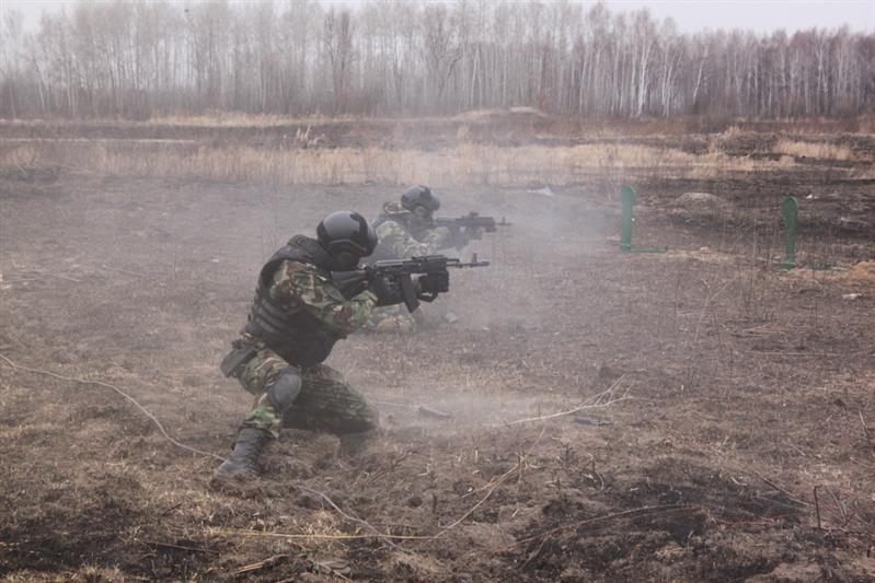 Дальневосточному ОМОН на транспорте – 27 лет
