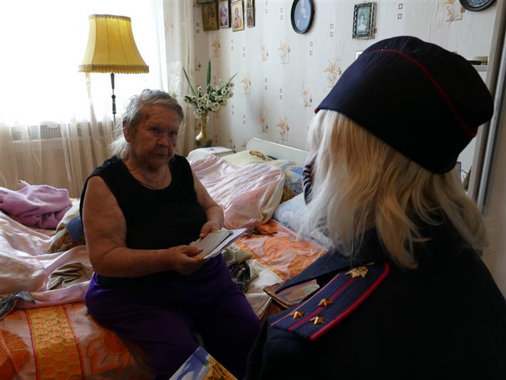 Иркутские росгвардейцы оказали помощь 90-летней бабушке в период режима самоизоляции