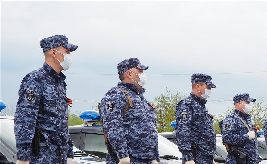 Белгородские росгвардейцы приняли участие во всероссийской акции «Георгиевская ленточка»