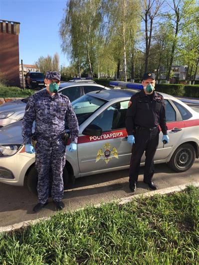 В Воронежской области сотрудники Росгвардии задержали нападавшего с ножом
