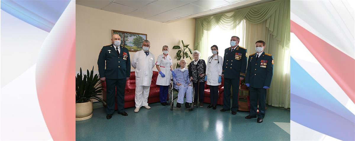 В РОСГВАРДИИ ПОЗДРАВИЛИ С ДНЕМ ПОБЕДЫ 100-ЛЕТНЕГО ВЕТЕРАНА ВЕЛИКОЙ ОТЕЧЕСТВЕННОЙ ВОЙНЫ ГЕРОЯ СОВЕТСКОГО СОЮЗА АЛЕКСЕЯ ВОЛОШИНА