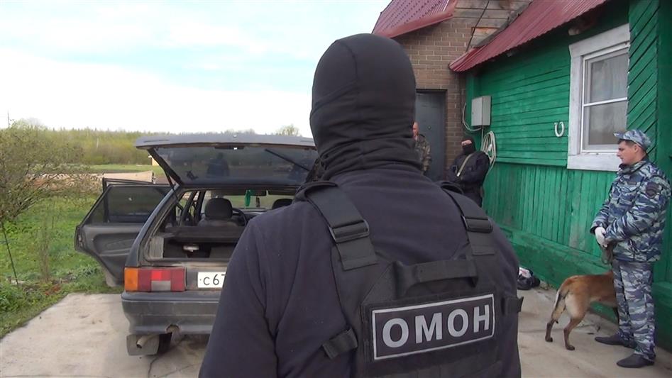 При содействии новгородского ОМОН задержан подозреваемый в серии краж автомашин
