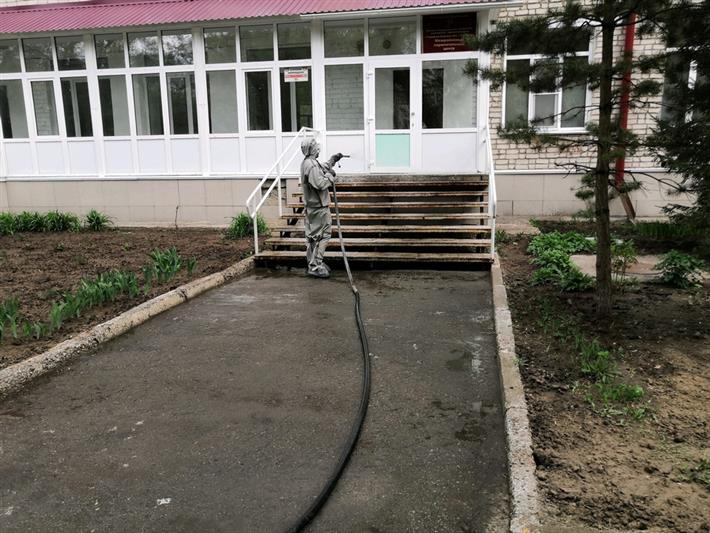 В Алтайском крае подразделения Росгвардии проводят дезинфекцию городского госпиталя