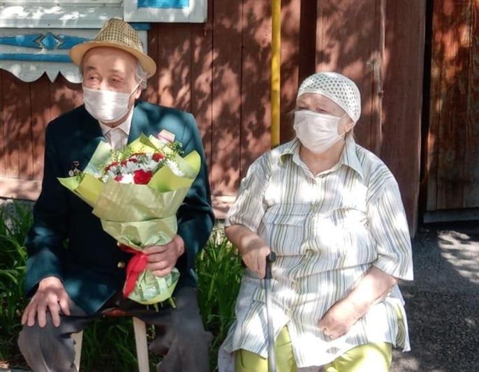 Всероссийская патриотическая акция Росгвардии «Парад у дома ветерана» проходит в Тюмени (видео)