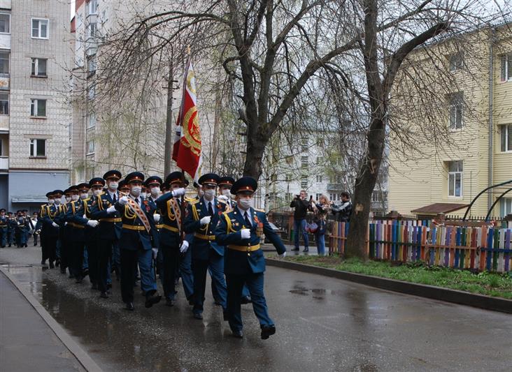 Военнослужащие Росгвардии провели в Кирове патриотическую акцию