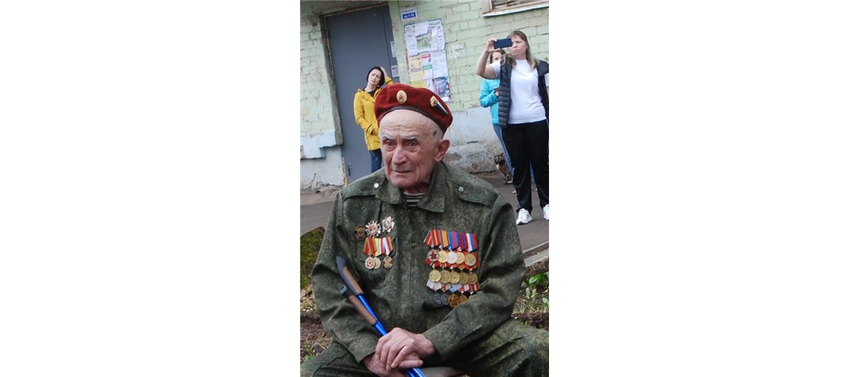 Военнослужащие Росгвардии провели в Кирове патриотическую акцию