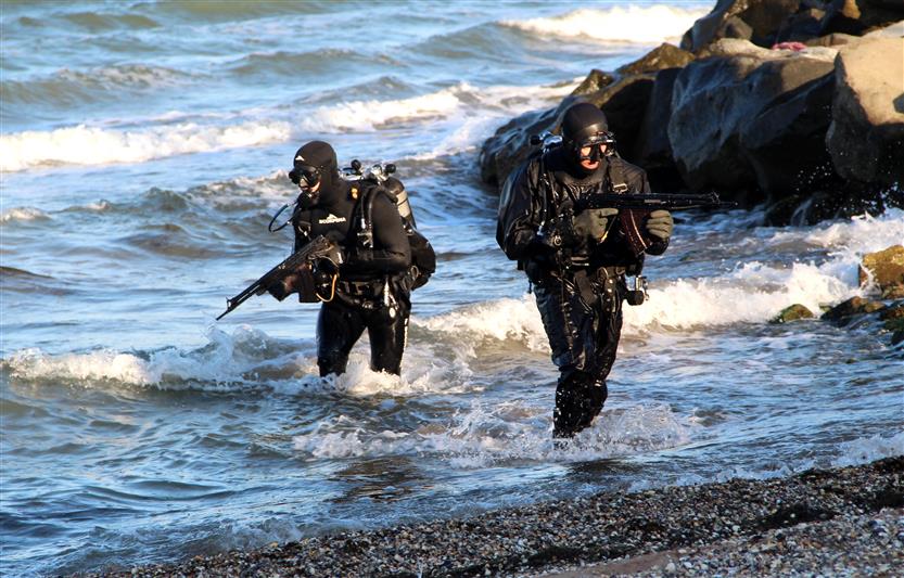 Военнослужащие - водолазы морского отряда Керченского соединения Росгвардии отметили свой профессиональный праздник