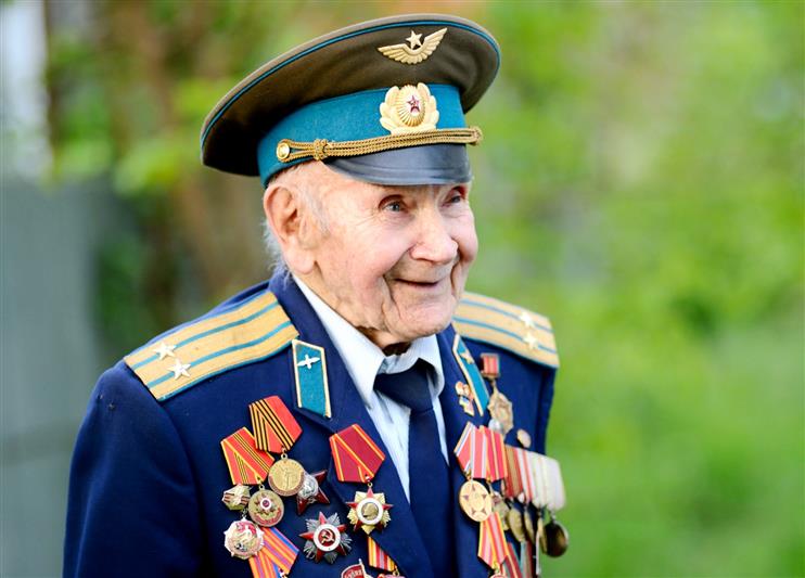 В Адыгее росгвардейцы навестили 96-летнего ветерана Великой Отечественной войны