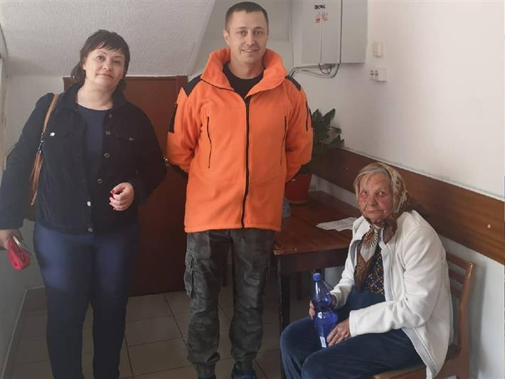 При содействии росгвардейца найдена пожилая жительница Кемеровской области, заблудившаяся в лесу