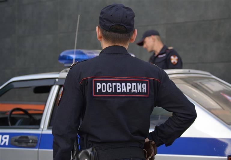В Омске сотрудники Росгвардии задержали подозреваемого в совершении преступления