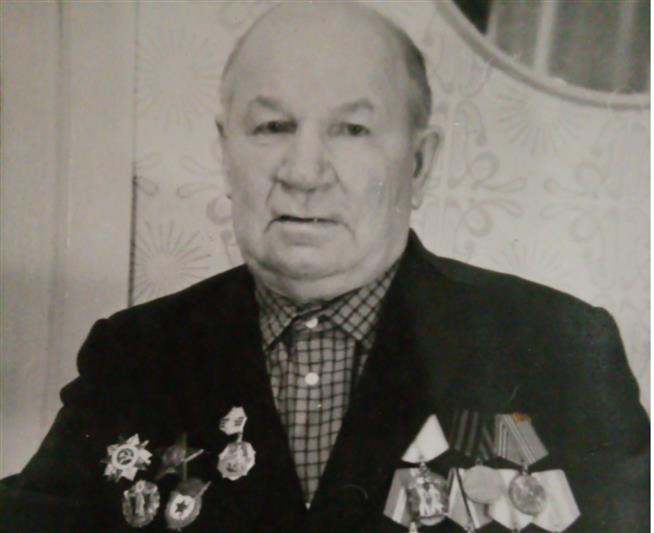 В рамках акции в честь 75-летия Победы сотрудник сыктывкарского ОМОН рассказал о своем деде-фронтовике