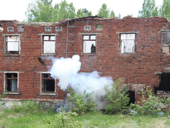 Бойцы иркутского ОМОН отработали занятия по поиску и задержанию условных вооружённых преступников(фото, видео)