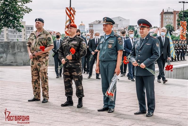 Росгвардейцы Центрального округа приняли участие в памятных мероприятиях, посвященных Дню памяти и скорби