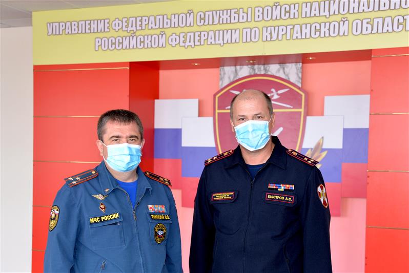 В Зауралье руководители  региональных управлений Росгвардии и МЧС  обсудили вопросы взаимодействия