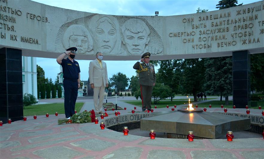 Росгвардейцы Центрального округа приняли участие в памятных мероприятиях, посвященных Дню памяти и скорби