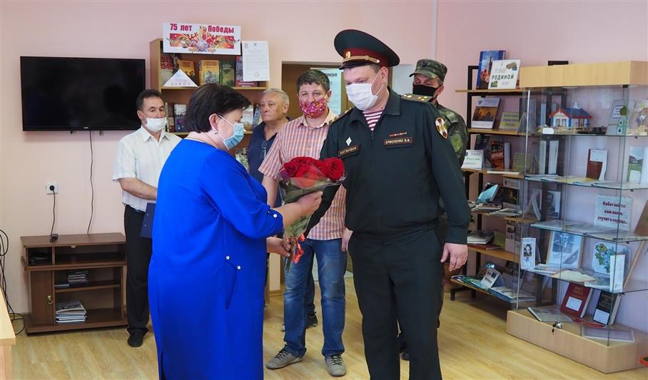 Белгородские росгвардейцы приняли участие в торжественном открытии мемориальной доски офицеру СОБР Алексею Михайлову