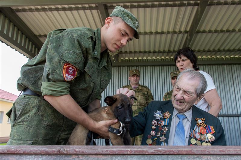 Дивизию им. Ф.Э Дзержинского Росгвардии посетил участник легендарного Парада Победы 1945 года Алексей Николаевич Кужильный (видео)