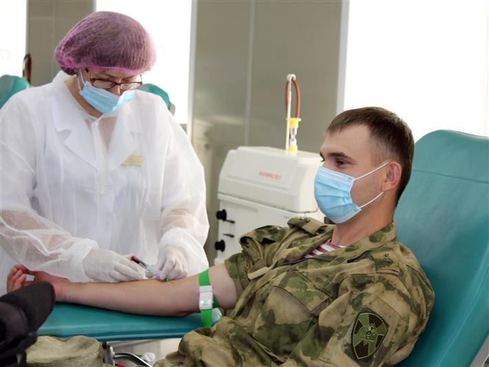 Росгвардейцы Республики Алтай сдали кровь для нуждающихся пациентов