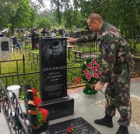 Память боевого товарища почтили в Липецке сотрудники Росгвардии 