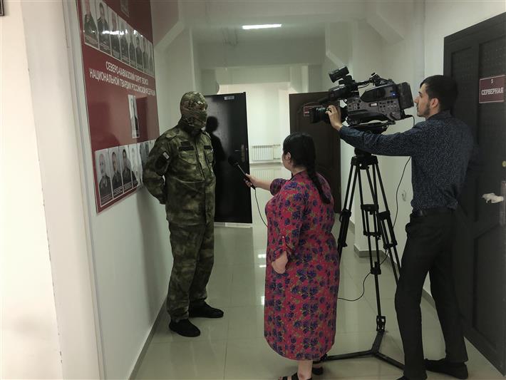 В Ингушетии росгвардейцы рассказали журналистам регионального телеканала о трагических событиях 2004 года