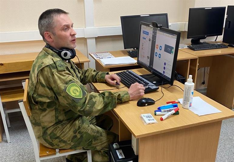 Военнослужащие Пермского военного института ВНГ РФ приняли участие в первых всероссийских онлайн-соревнованиях