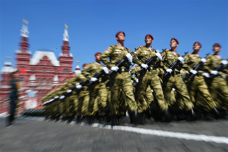 Военнослужащие Росгвардии приняли участие в военном параде на Красной площади, посвященном 75-й годовщине Победы в Великой Отечественной войне (фото)