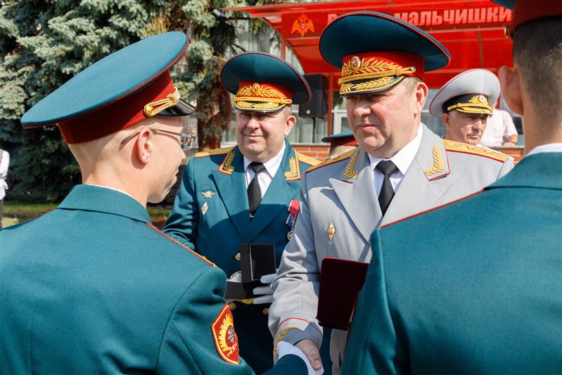 В Санкт-Петербургском военном институте Росгвардии состоялся выпуск офицеров