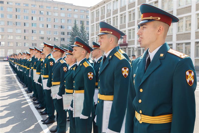 В Санкт-Петербургском военном ордена Жукова институте войск национальной гвардии Российской Федерации состоялся выпуск офицеров
