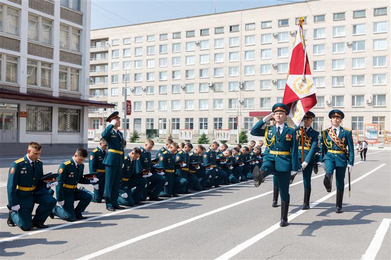 В Санкт-Петербургском военном ордена Жукова институте войск национальной гвардии Российской Федерации состоялся выпуск офицеров