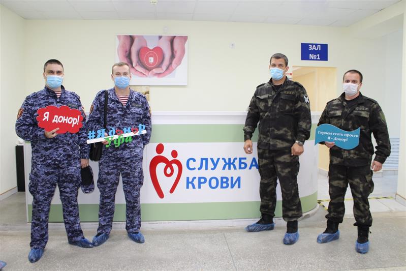 Управление Росгвардии по Республике Башкортостан совместно с республиканской службой крови провели акцию "Мы с тобой одной крови"