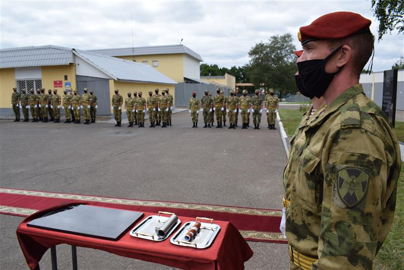 Военнослужащие казанского отряда спецназа Росгвардии заложили капсулу памяти с посланием потомкам