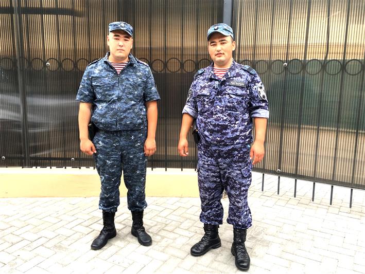 Астраханские росгвардейцы помогли двум малолетним детям воссоединиться с семьей