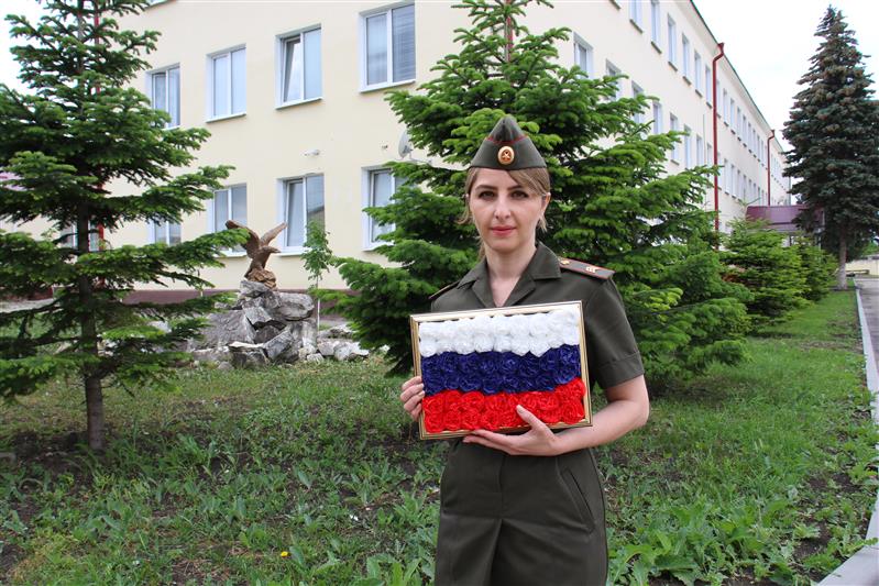 Росгвардейцы Карачаево-Черкесии поддержали акцию «Цвета российского флага»