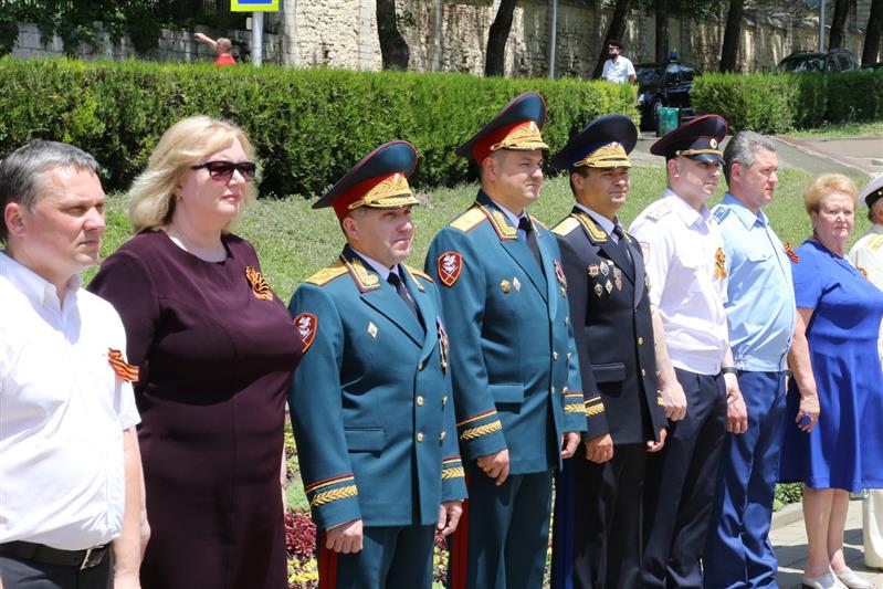 В Пятигорске командующий Северо-Кавказским округом Росгвардии принял участие в торжественном мероприятии, посвященном 75-летию Великой Победы