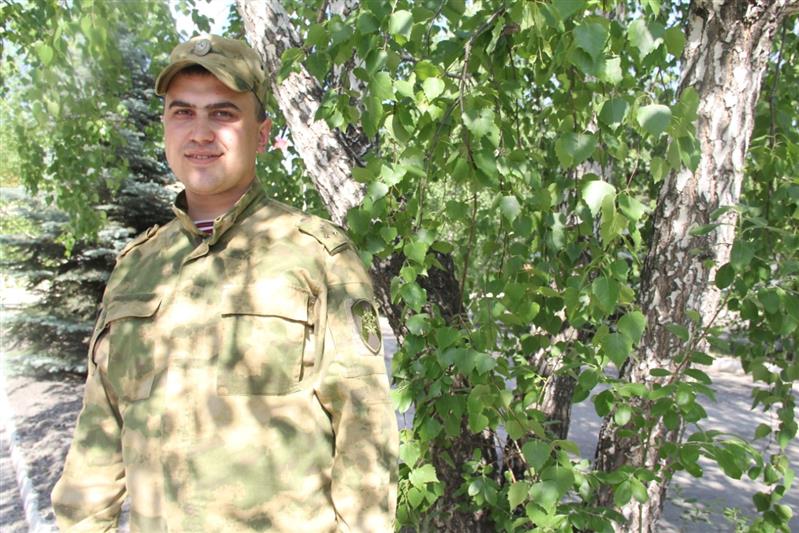 В Тюмени в преддверии Дня России росгвардейцы принимают участие во всероссийском флешмобе (видео)