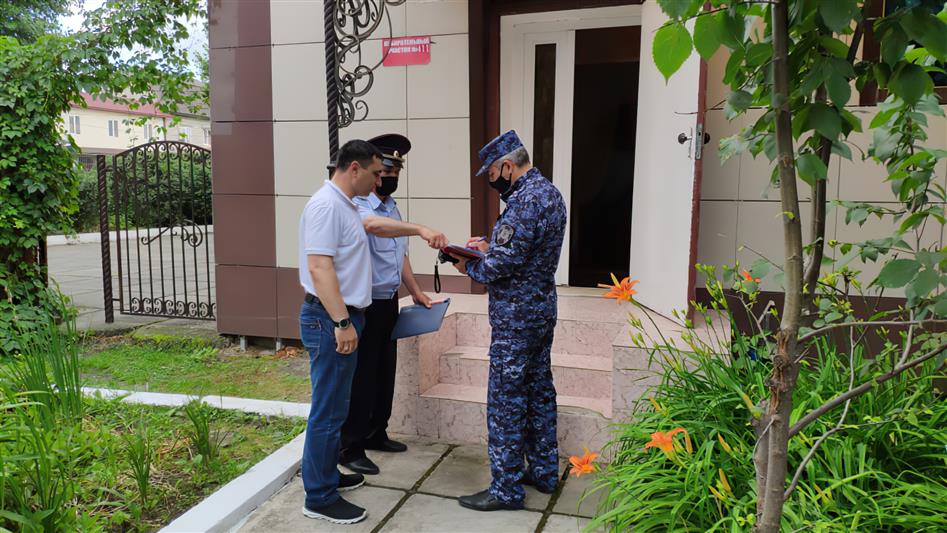 В Ингушетии росгвардейцы проверили готовность избирательных участков к общероссийскому голосованию