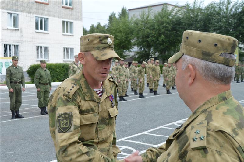 Кинологи Уральского округа Росгвардии отмечают профессиональный праздник